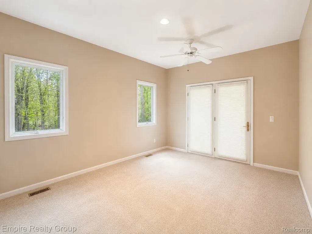 2111 Oak Terrace Groveland Township MI 48462