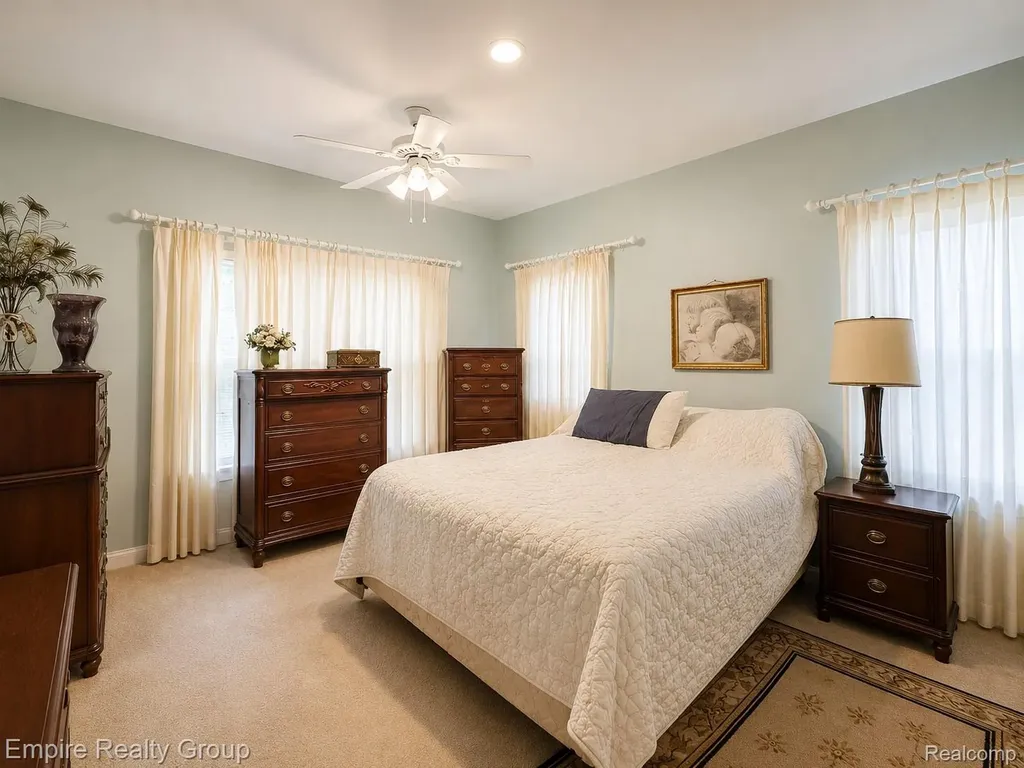 2111 Oak Terrace Groveland Township MI 48462