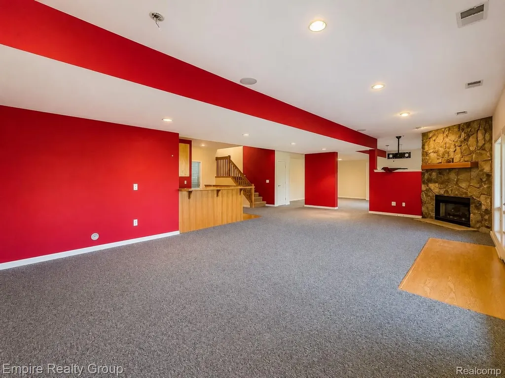 2111 Oak Terrace Groveland Township MI 48462