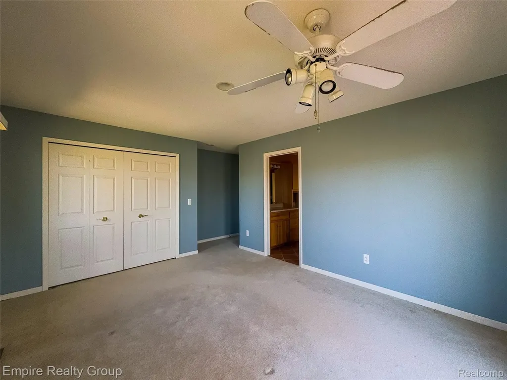 2111 Oak Terrace Groveland Township MI 48462