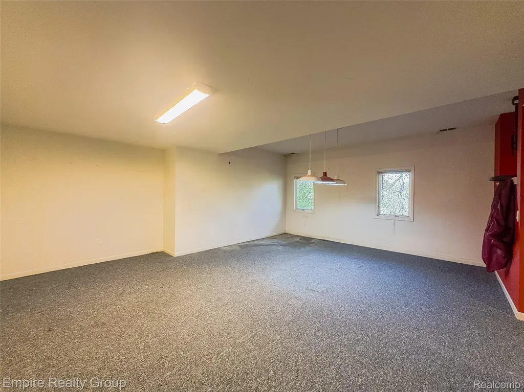2111 Oak Terrace Groveland Township MI 48462