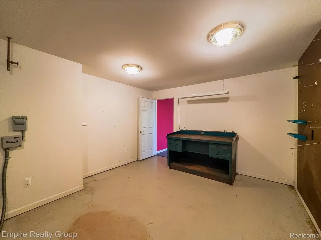 2111 Oak Terrace Groveland Township MI 48462