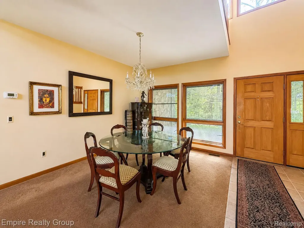 2111 Oak Terrace Groveland Township MI 48462