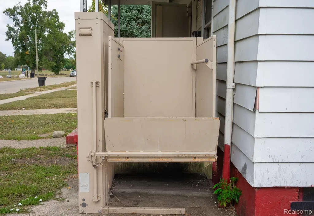 20084 Stahelin Avenue Detroit City MI 48219