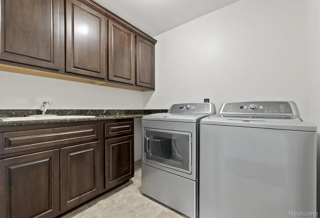 54381 Pelican Lane Shelby Charter Township MI 48315