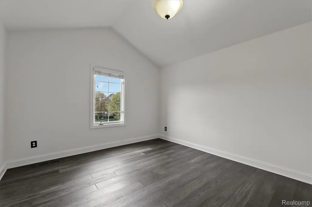 54381 Pelican Lane Shelby Charter Township MI 48315