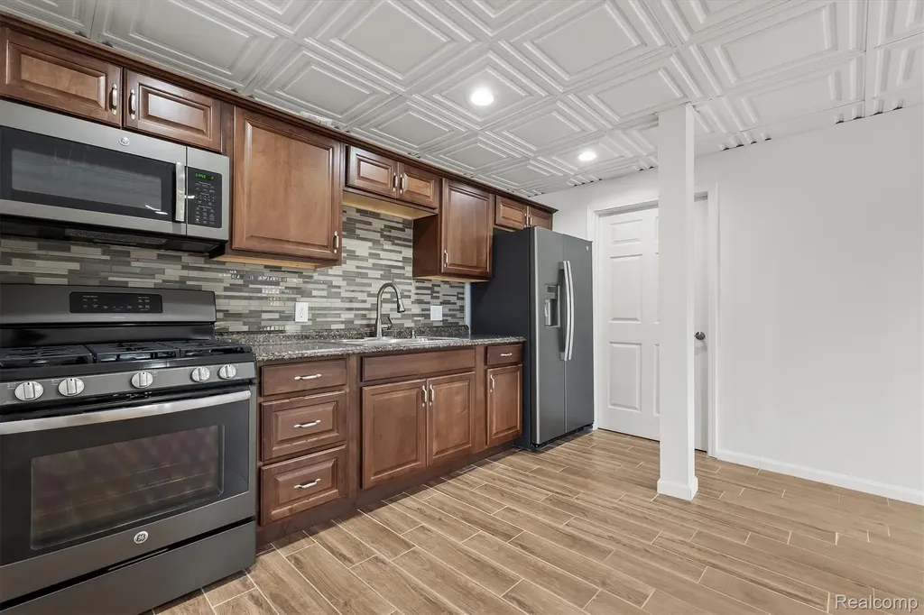 54381 Pelican Lane Shelby Charter Township MI 48315