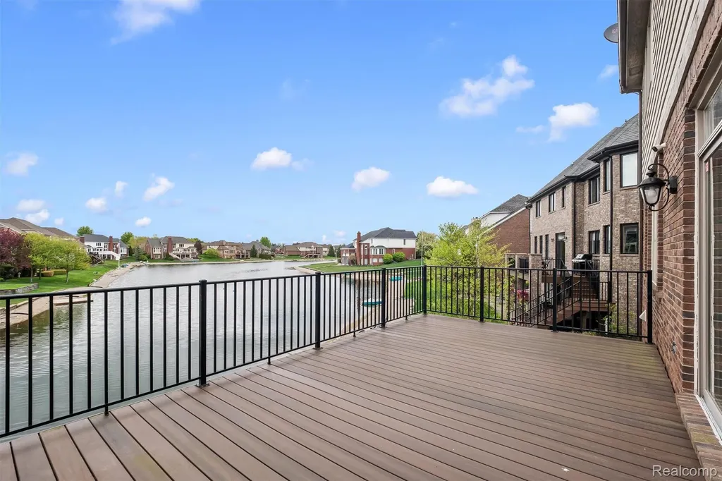 54381 Pelican Lane Shelby Charter Township MI 48315
