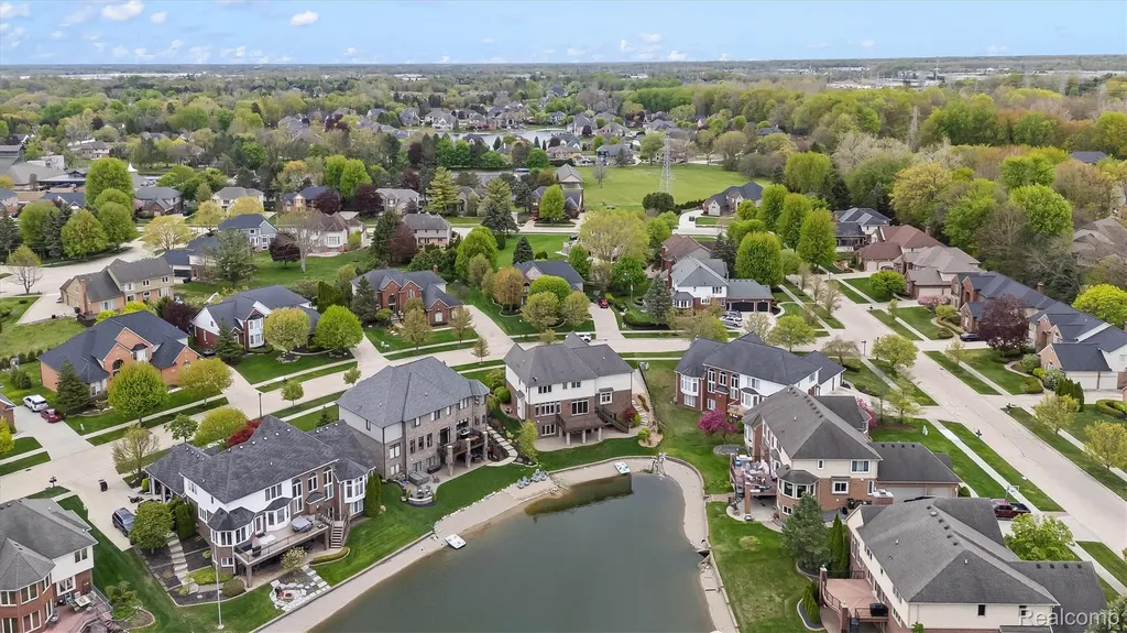 54381 Pelican Lane Shelby Charter Township MI 48315