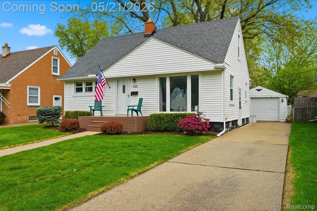 355 Gargantua Avenue Clawson City MI 48017