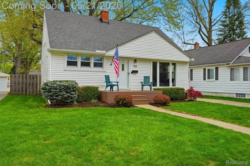 355 Gargantua Avenue Clawson City MI 48017
