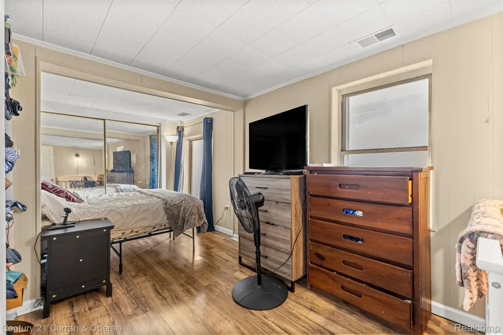 26891 Crocker Boulevard Harrison Charter Township MI 48045