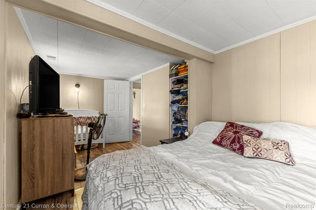26891 Crocker Boulevard Harrison Charter Township MI 48045