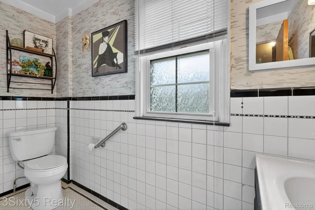 13164 Veronica Street Southgate City MI 48195