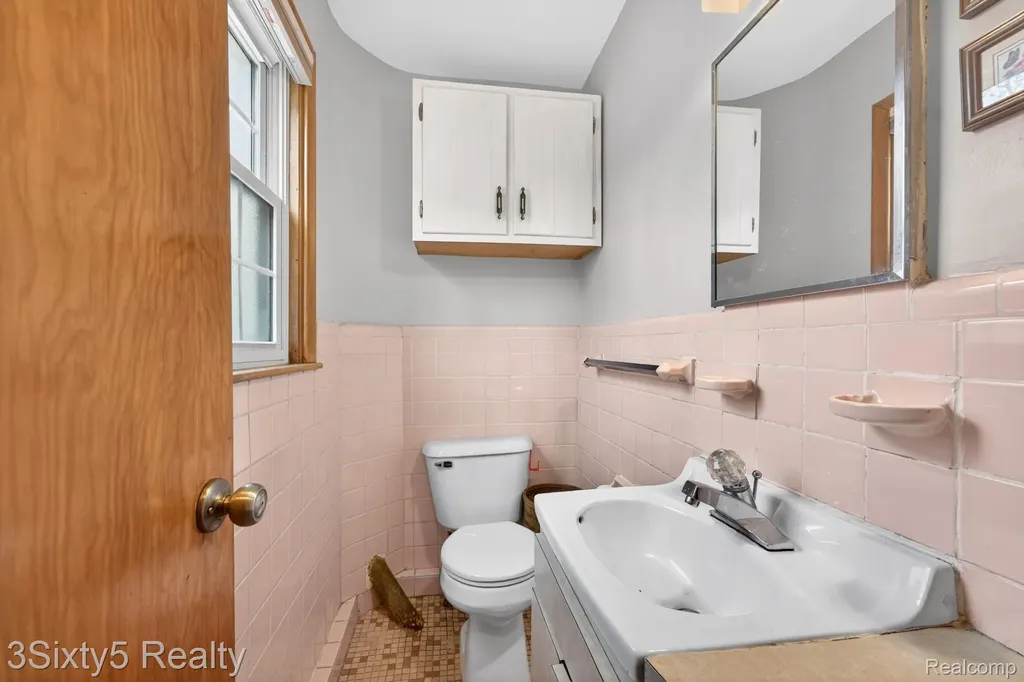 13164 Veronica Street Southgate City MI 48195