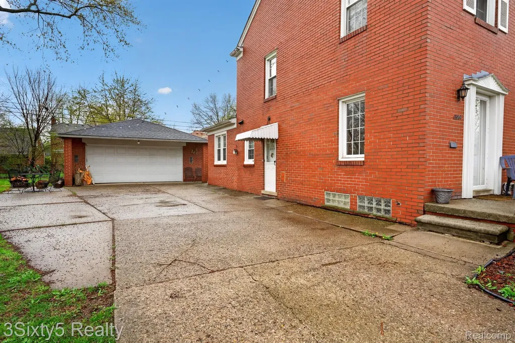 13164 Veronica Street Southgate City MI 48195