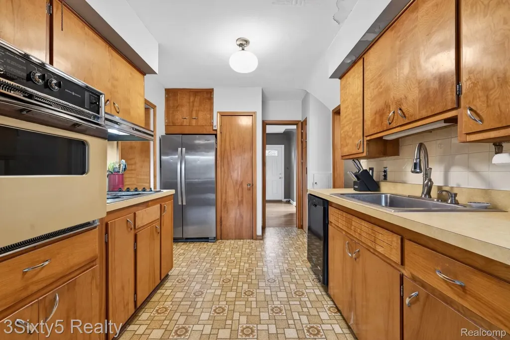 13164 Veronica Street Southgate City MI 48195