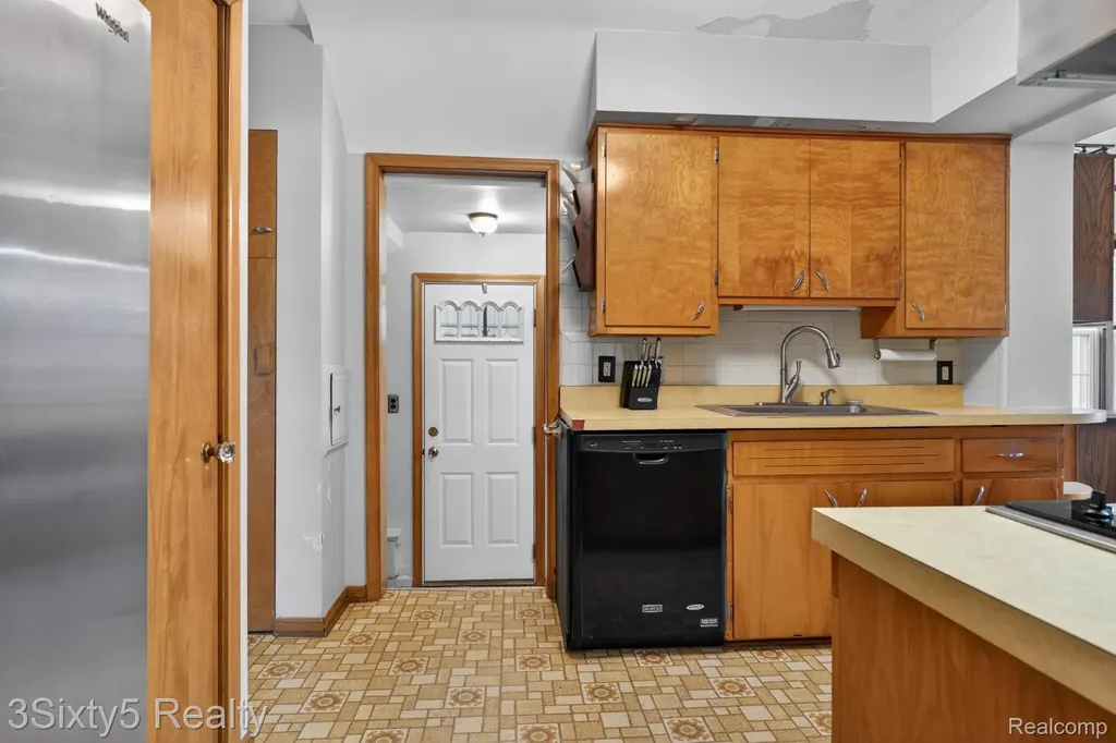 13164 Veronica Street Southgate City MI 48195