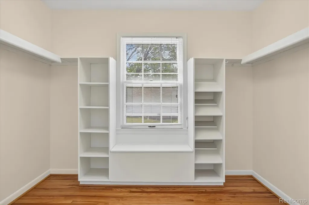 5447 Lahser Road Bloomfield Charter Township MI 48304