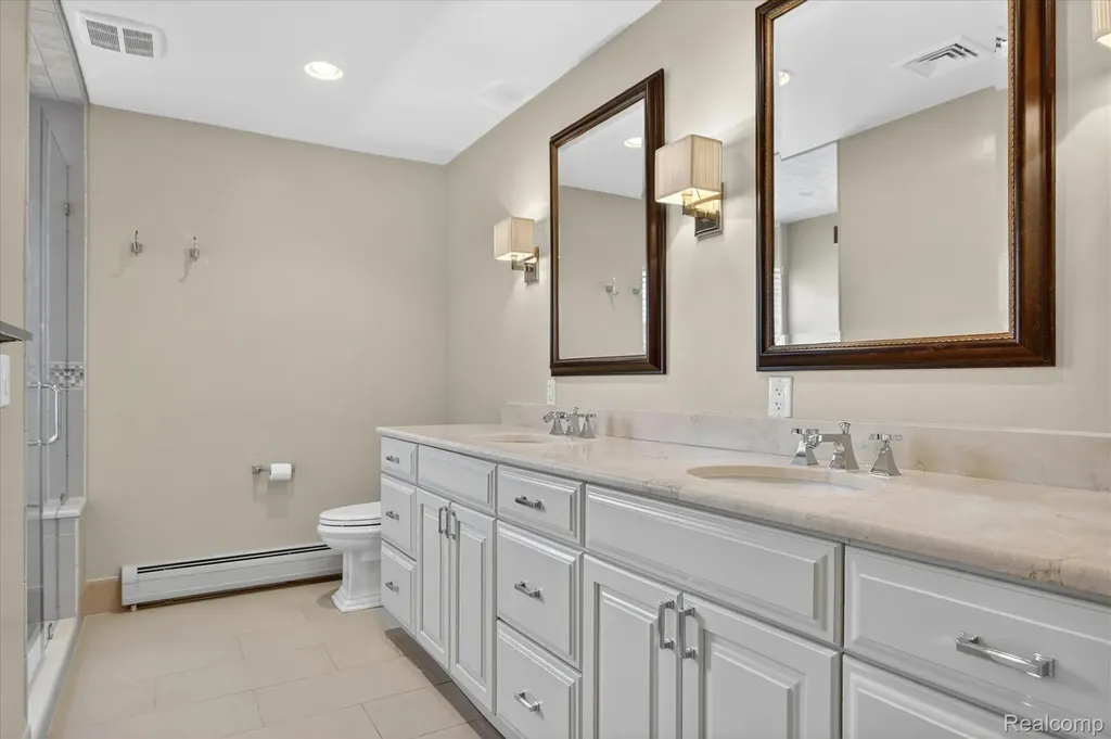 5447 Lahser Road Bloomfield Charter Township MI 48304