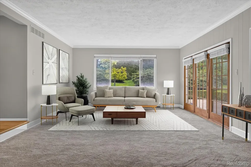 5447 Lahser Road Bloomfield Charter Township MI 48304