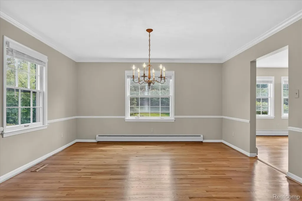 5447 Lahser Road Bloomfield Charter Township MI 48304