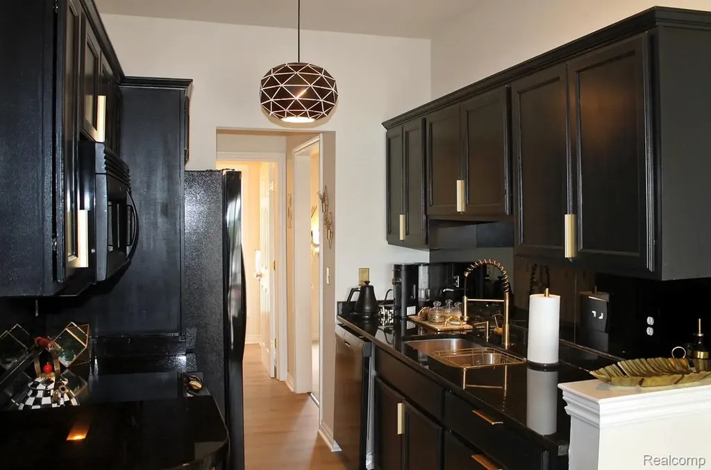 45411 N Stonewood Road Canton Charter Township MI 48187