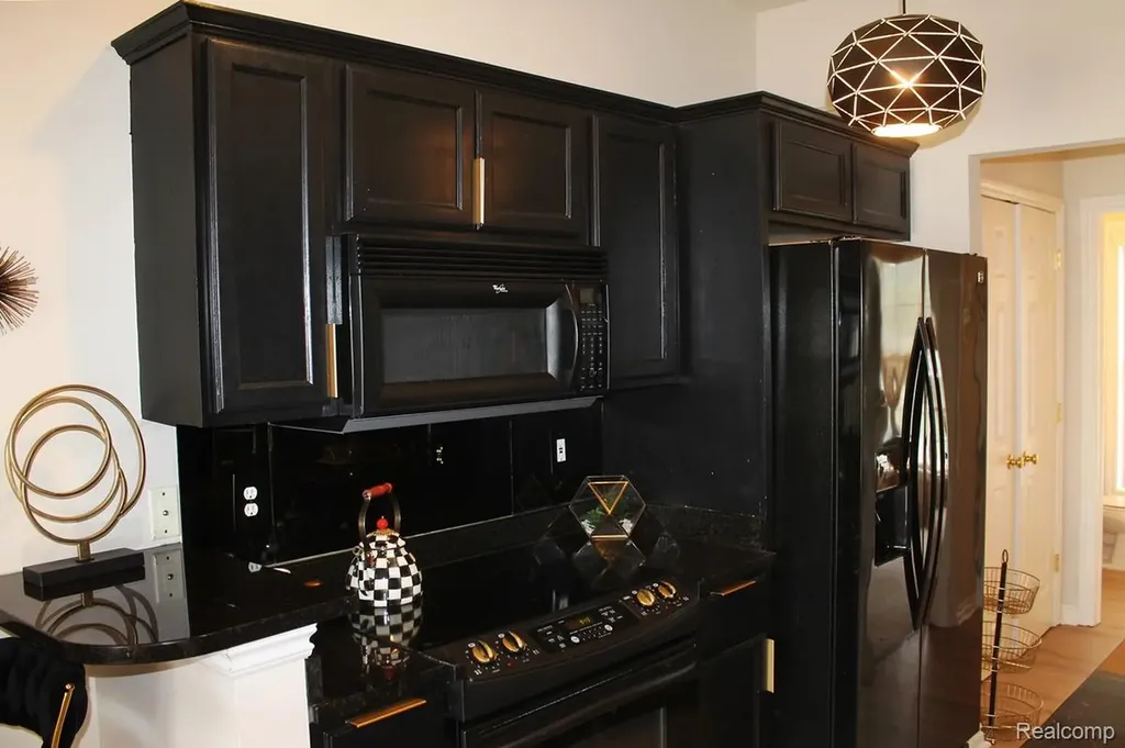 45411 N Stonewood Road Canton Charter Township MI 48187