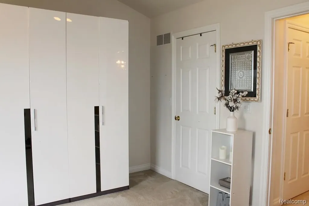 45411 N Stonewood Road Canton Charter Township MI 48187