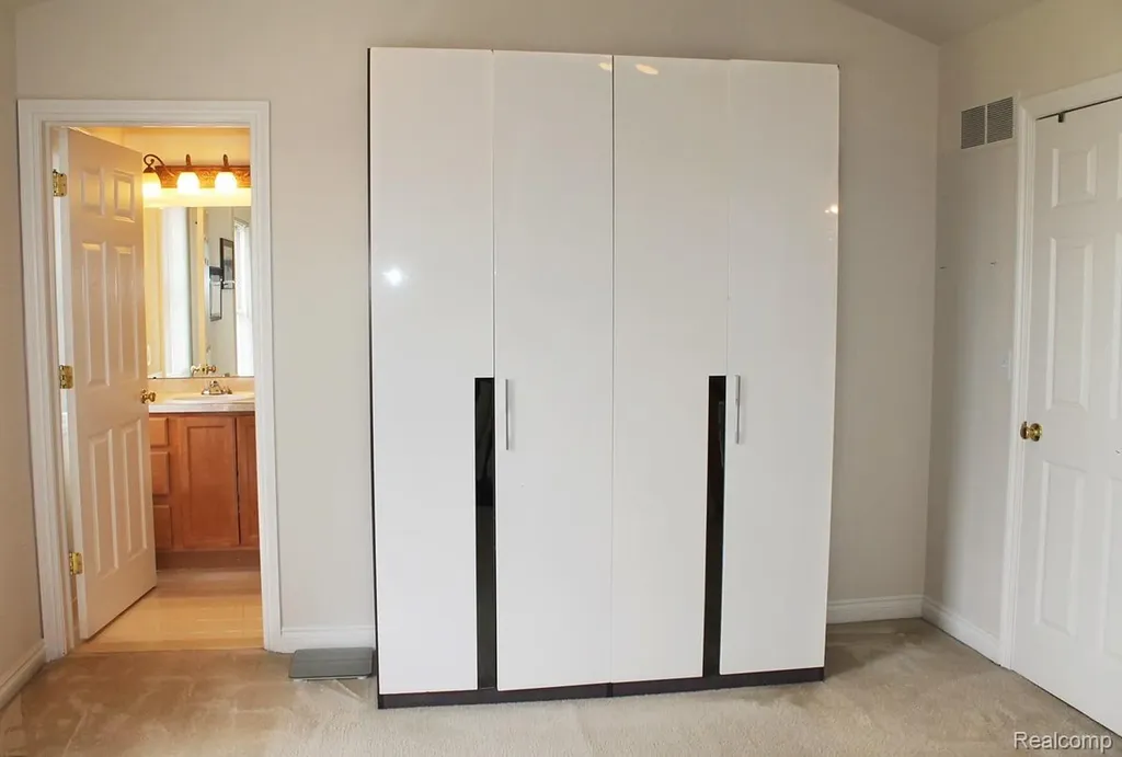 45411 N Stonewood Road Canton Charter Township MI 48187
