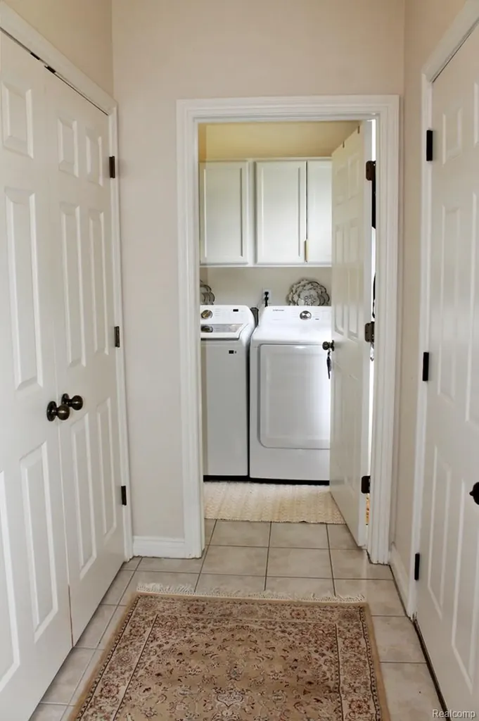 45411 N Stonewood Road Canton Charter Township MI 48187