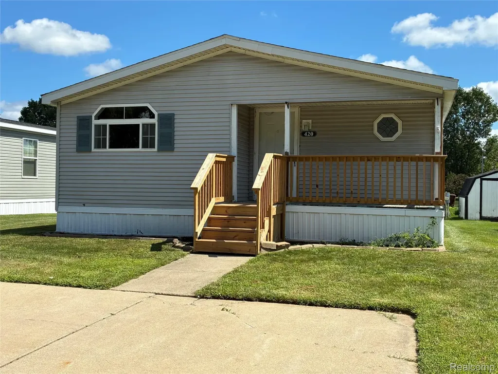 420 Hidden Ridge Morrice Village MI 48857