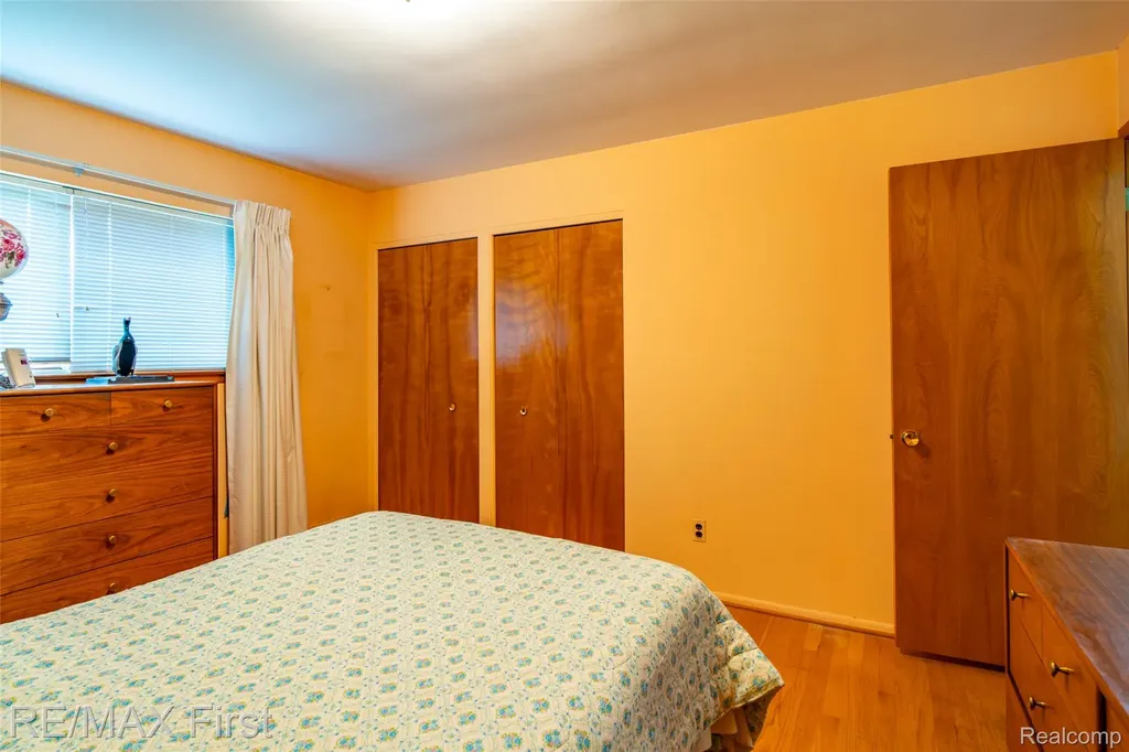 31308 Jay Drive Warren City MI 48093