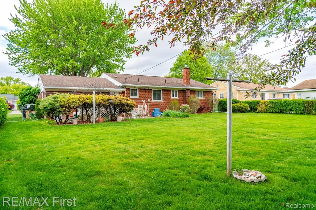8860 Kidley Drive Sterling Heights City MI 48314