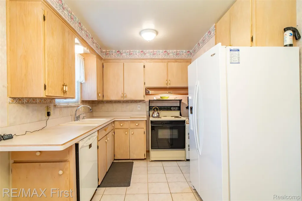 8860 Kidley Drive Sterling Heights City MI 48314
