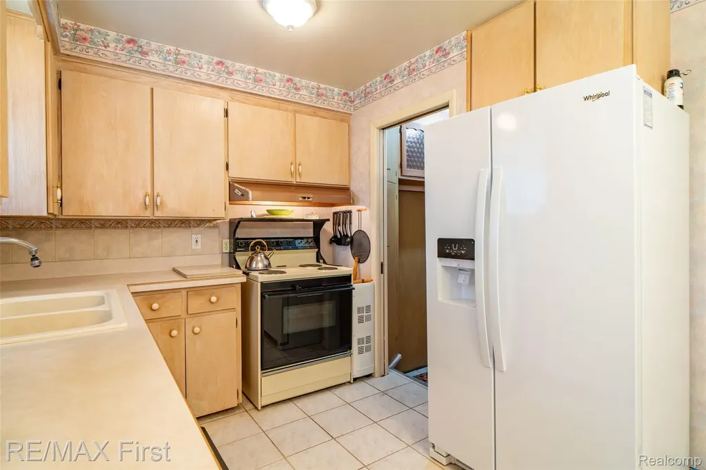 8860 Kidley Drive Sterling Heights City MI 48314