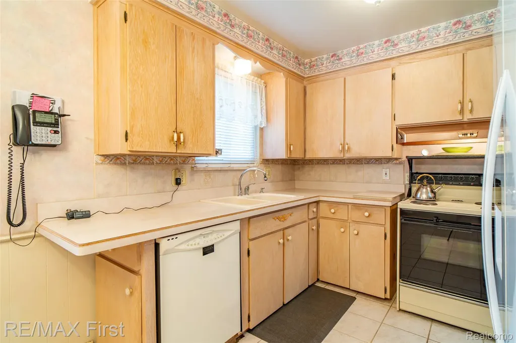 8860 Kidley Drive Sterling Heights City MI 48314