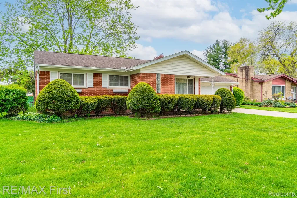 8860 Kidley Drive Sterling Heights City MI 48314