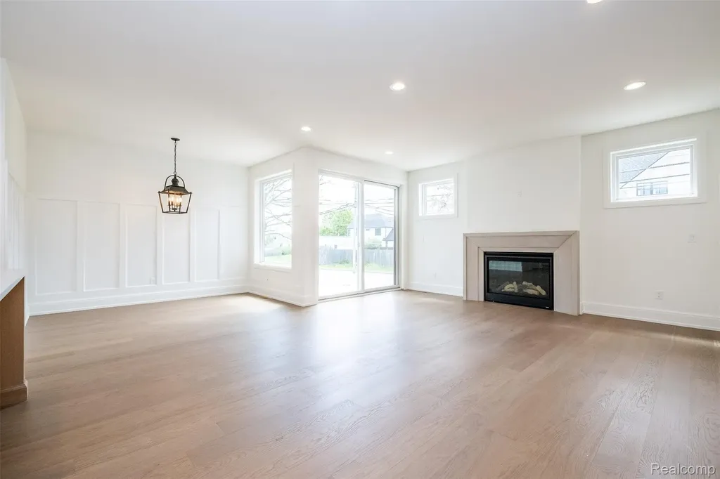 3800 Linwood Avenue Royal Oak City MI 48073