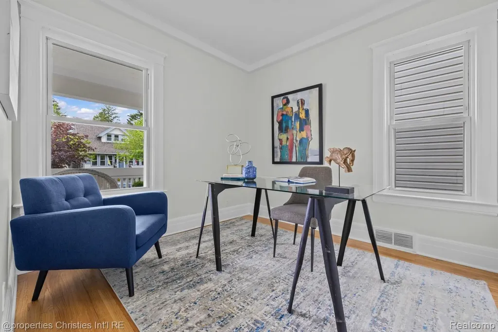 1093-95 Lakepointe Street Grosse Pointe Park City MI 48230