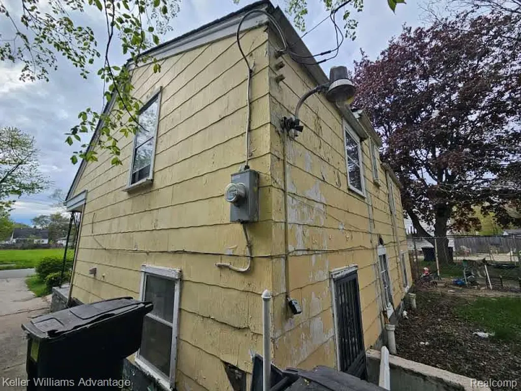 19760 Rowe Street Detroit City MI 48205