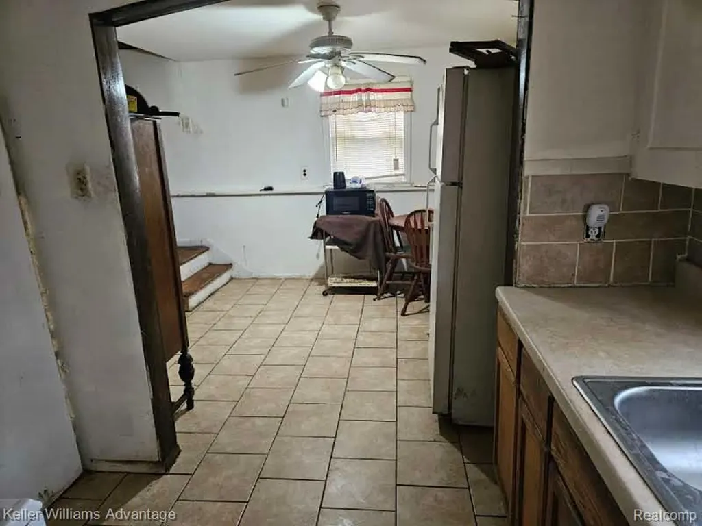 19760 Rowe Street Detroit City MI 48205