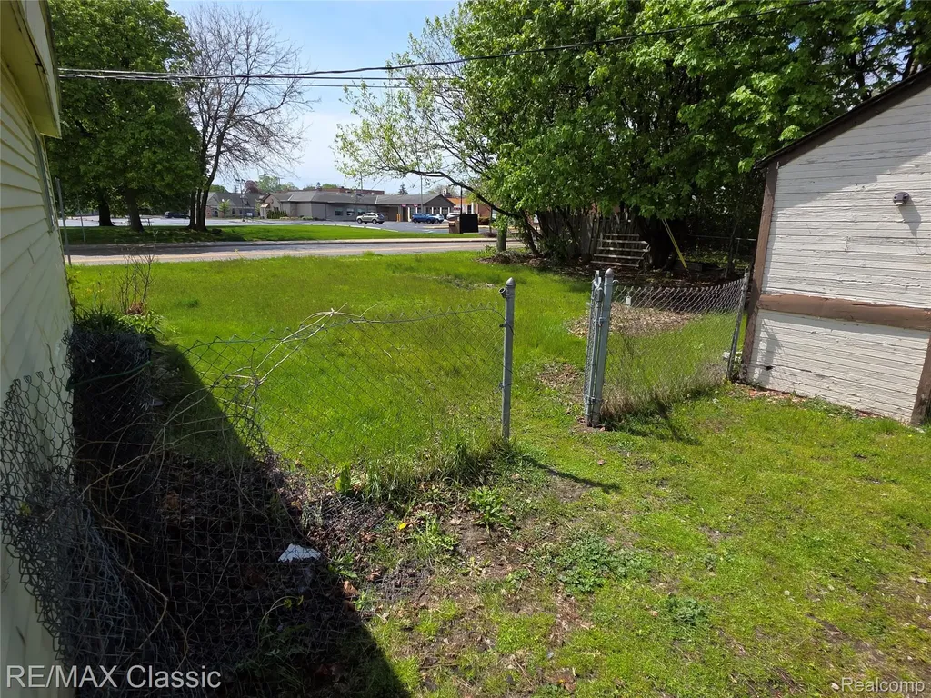 21 Broadway Street Oxford Village MI 48371