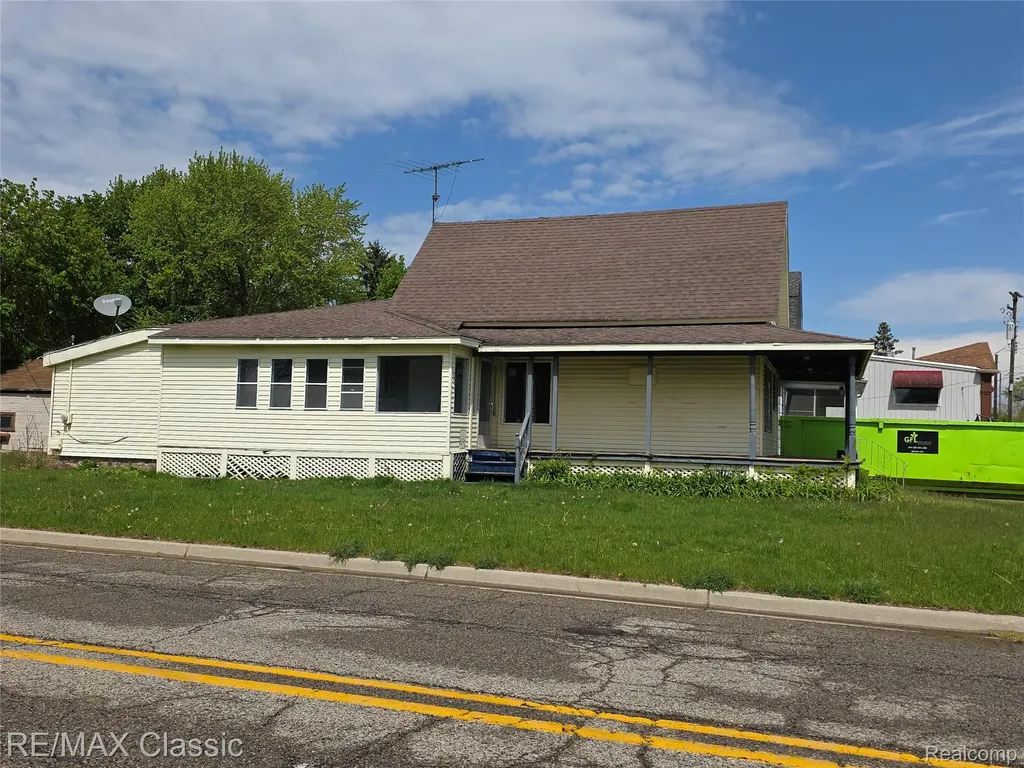 21 Broadway Street Oxford Village MI 48371