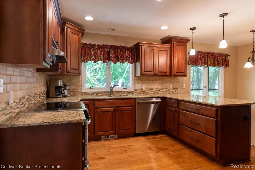 3969 Braeburn Drive Norton Shores City MI 49441