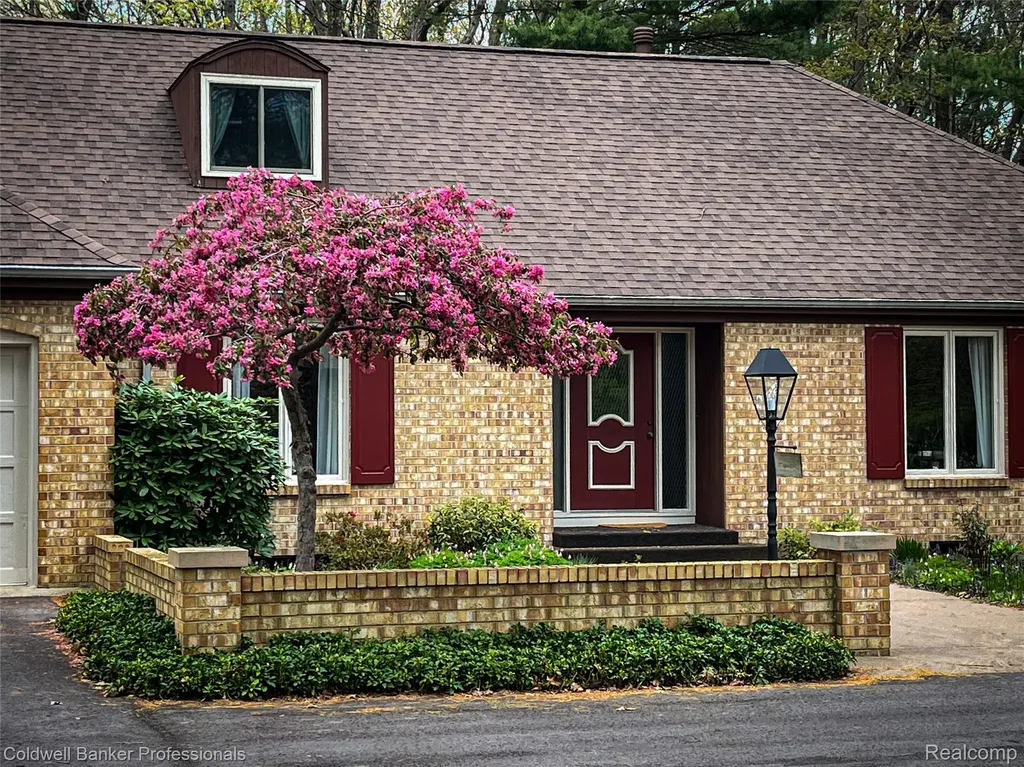 3969 Braeburn Drive Norton Shores City MI 49441