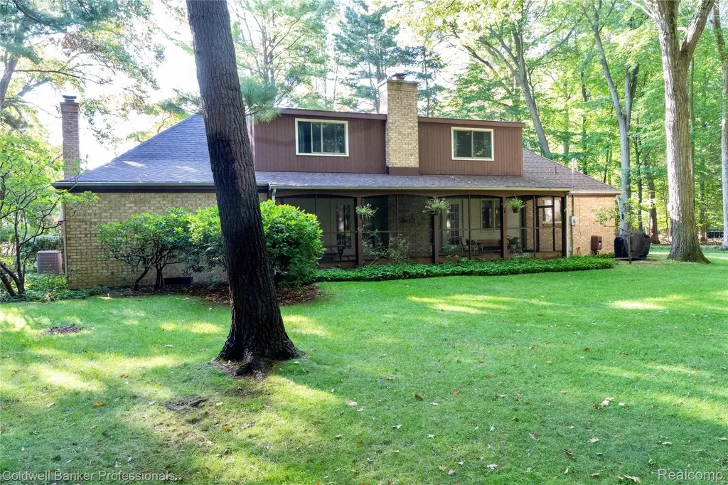 3969 Braeburn Drive Norton Shores City MI 49441