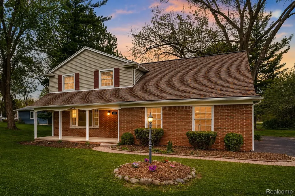 6295 Vernmoor Drive Troy City MI 48098