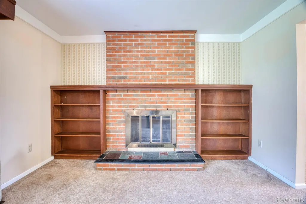 6295 Vernmoor Drive Troy City MI 48098