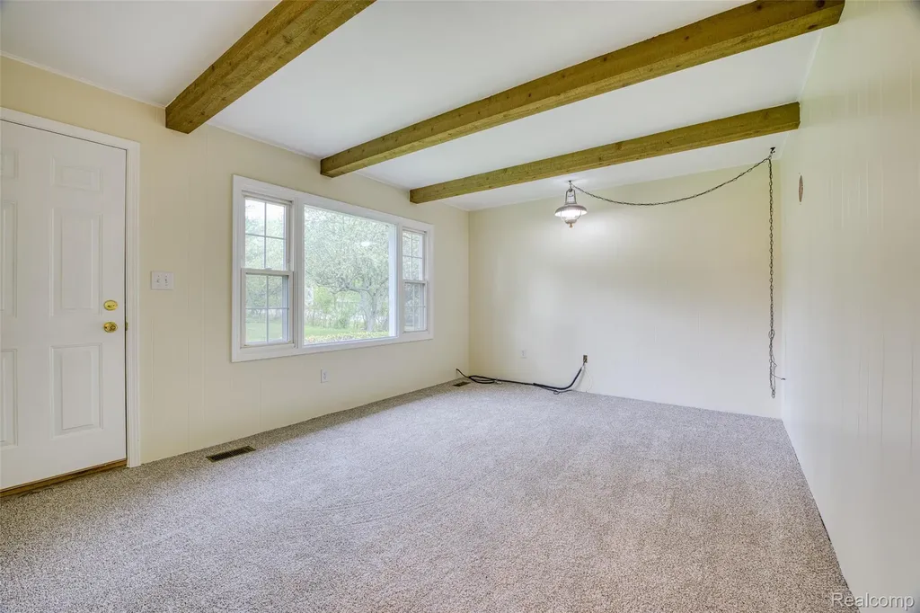 6295 Vernmoor Drive Troy City MI 48098